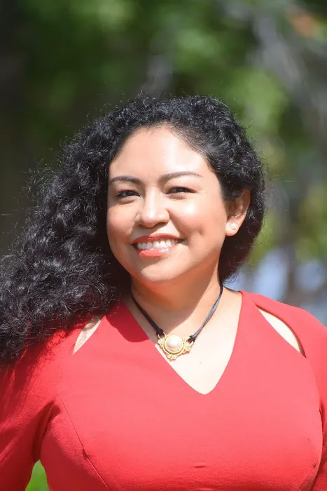Luisa Contreras, Marriage & Sex Therapist 4