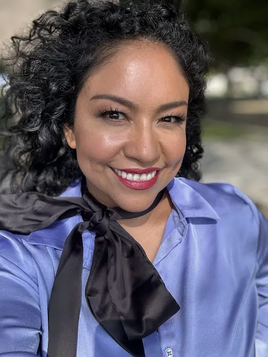 Luisa Contreras, Marriage & Sex Therapist 4