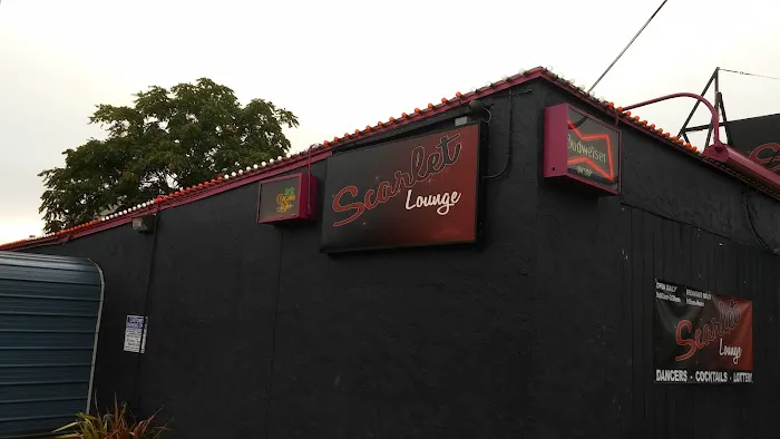 Scarlet Lounge 5