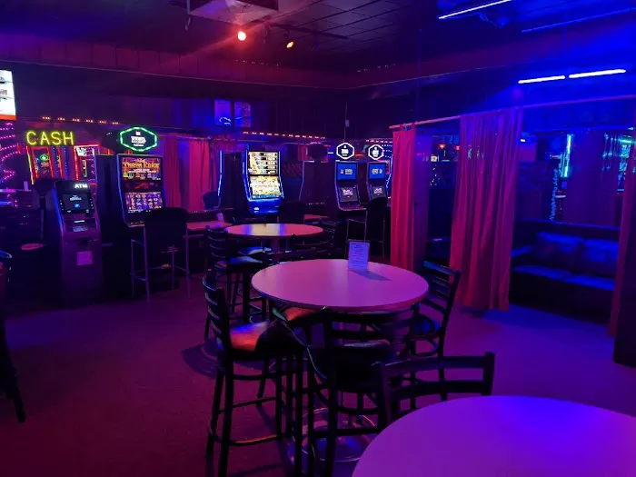 Scarlet Lounge 5