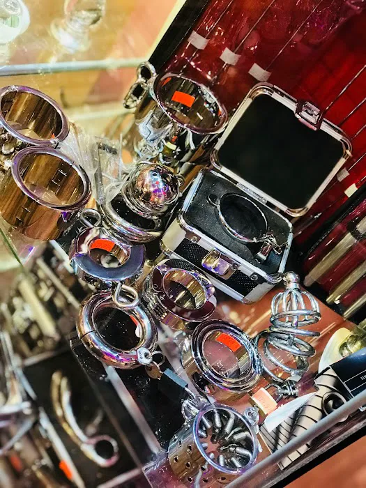 London Boutique 4