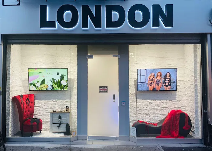 London Boutique 4