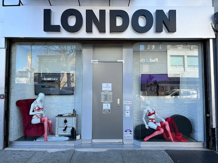 London Boutique 4