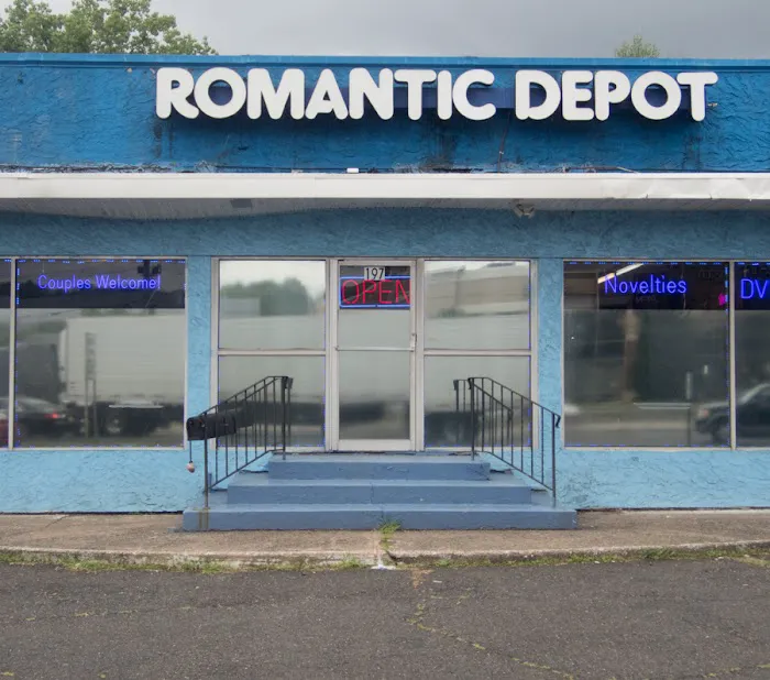 Romantic Depot 4
