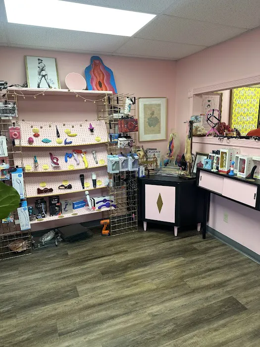 F.E.M. Shop 4