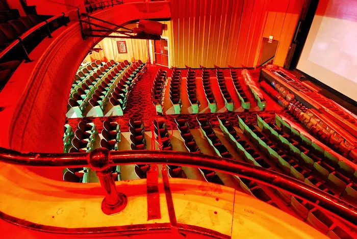 Art Cinema 5