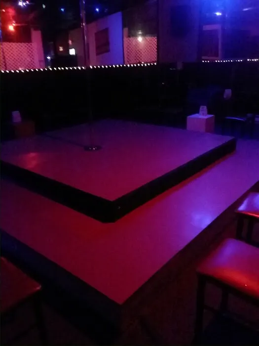 Foxes Gentlemen's Club 4