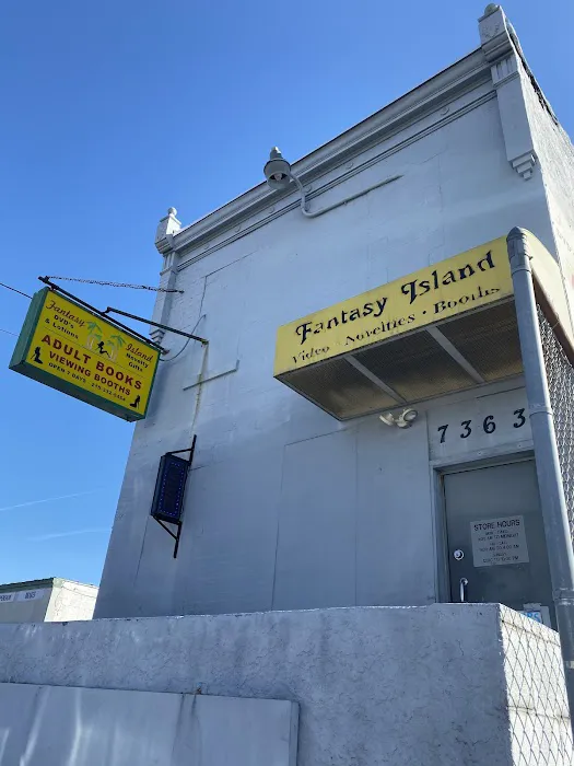 Fantasy Island Book Store 5