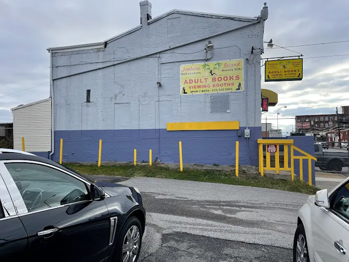 Fantasy Island Book Store 5