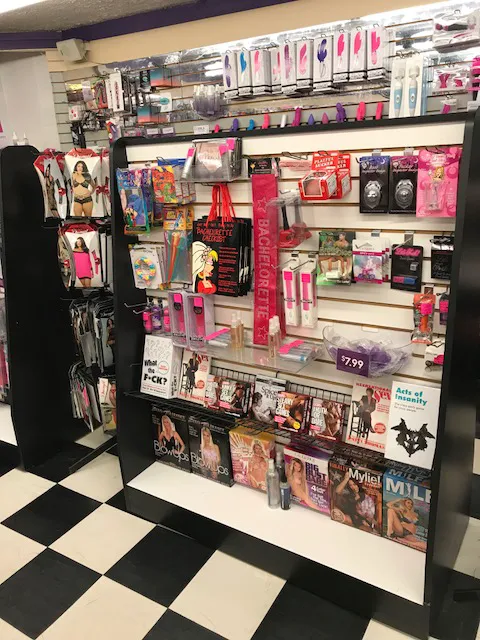 Adultmart 4