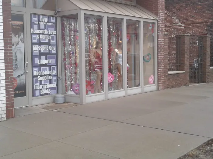 Adultmart 3